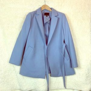 Beautiful! Very unique, slimming coat